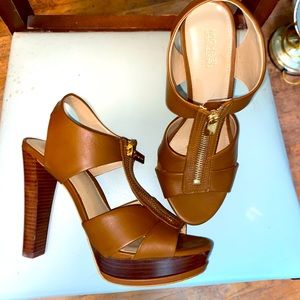 MICHAEL Michael Kors tan heels with zipper